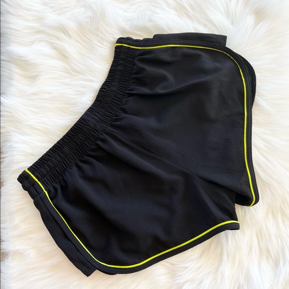 GIGI C Shorts Revolve - Picture 7 of 10